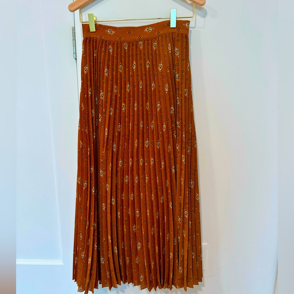 Sessun pleated burnt orange skirt